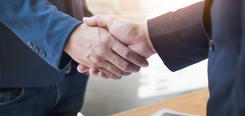 Uliflex: Begr&uuml;&szlig;en Sie neue Kunden bei Uliflex, um die Zusammenarbeit zu besprechen